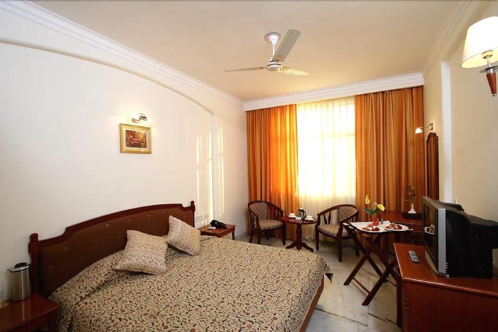 Grand President Hotel Delhi  Exterior photo